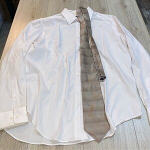 Van heusen White Casual Button Down Shirt
Milano uomo tie